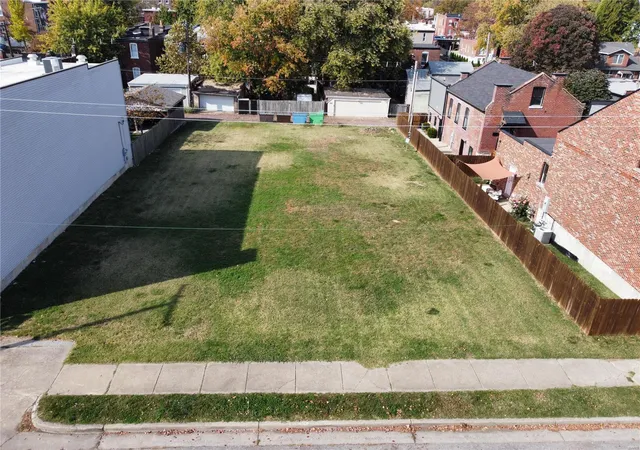 3rd image of 3005 Missouri Ave, Saint Louis, MO 63118 | MLS# MIS24068071