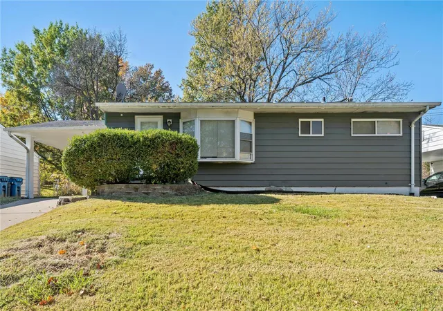 Single Family Residence at 10125 Dellridge Ln, Saint Louis, MO 63136 | MLS# MIS24068080 | | Sold on 2025-04-24