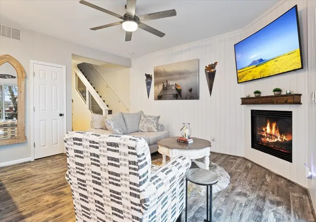 Photo 3 of Townhouse at 31 Bluff Ridge Dr #1b, Unincorporated, MO 65049 | MLS# MIS24068117 | | Sold on 2024-12-20