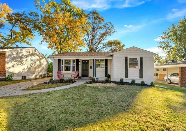 Single Family Residence at 10540 Castle Dr, Saint Louis, MO 63136 | MLS# MIS24068126 | | Sold on 2025-02-07