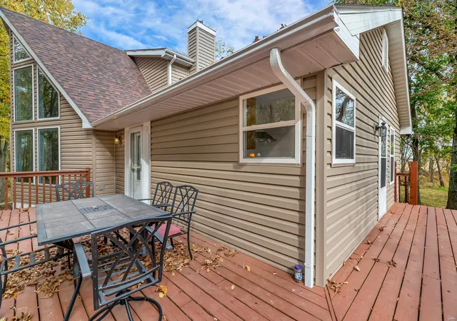 Photo 3 of Single Family Residence at 1230 Silvers Rd, Saint Peters, MO 63376 | MLS# MIS24068172 | | Sold on 2025-02-05