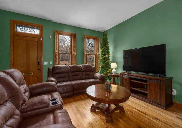 Photo 3 of Townhouse at 2205 Park Ave, Saint Louis, MO 63104 | MLS# MIS24068337 | | Sold on 2025-04-30