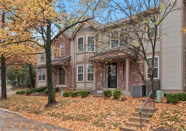 Photo 1 of Townhouse at 5323 N Kenrick Parke Dr, Saint Louis, MO 63119 | MLS# MIS24068394 |  | Sold on 2025-02-14
