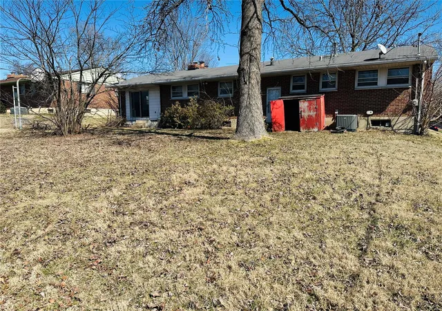 Photo 1 of Single Family Residence at 8751 Townhill Dr, Saint Louis, MO 63126 | MLS# MIS24068436 | | Sold on 2025-05-29