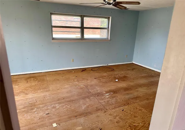Photo 3 of Single Family Residence at 8751 Townhill Dr, Saint Louis, MO 63126 | MLS# MIS24068436 | | Sold on 2025-05-29