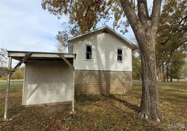 Photo 2 of Single Family Residence at 30 Dardenne Dr, Saint Charles, MO 63301 | MLS# MIS24068458 | | Sold on 2025-05-28