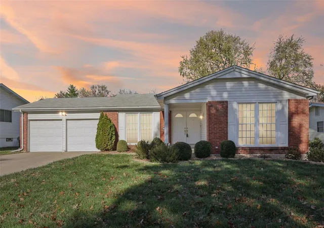 Single Family Residence at 11827 Gold Leaf Dr, Saint Louis, MO 63146 | MLS# MIS24068470 | | Sold on 2025-02-06
