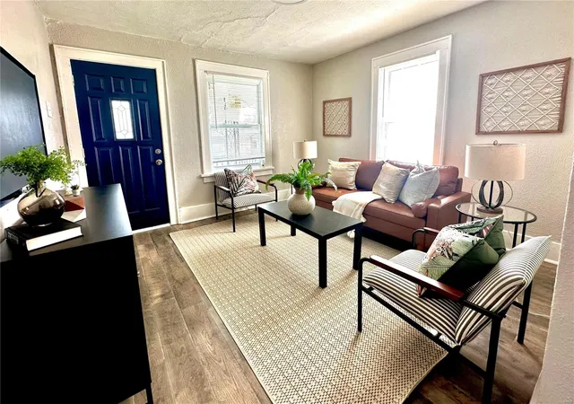 Photo 3 of Single Family Residence at 4309 Ravenwood Ave, Saint Louis, MO 63121 | MLS# MIS24068540 | | Sold on 2025-02-13