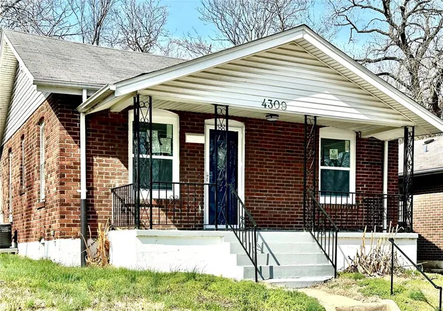 Photo 4 of Single Family Residence at 4309 Ravenwood Ave, Saint Louis, MO 63121 | MLS# MIS24068540 | | Sold on 2025-02-13