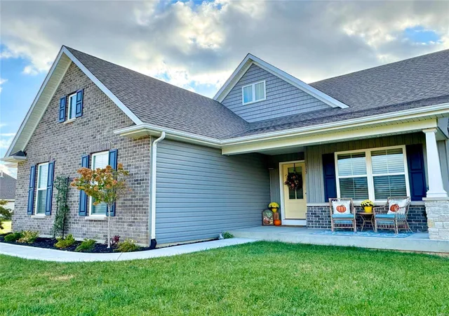 Photo 3 of Single Family Residence at 115 Redhead Dr, Old Monroe, MO 63369 | MLS# MIS24068787 | | Sold on 2025-01-31