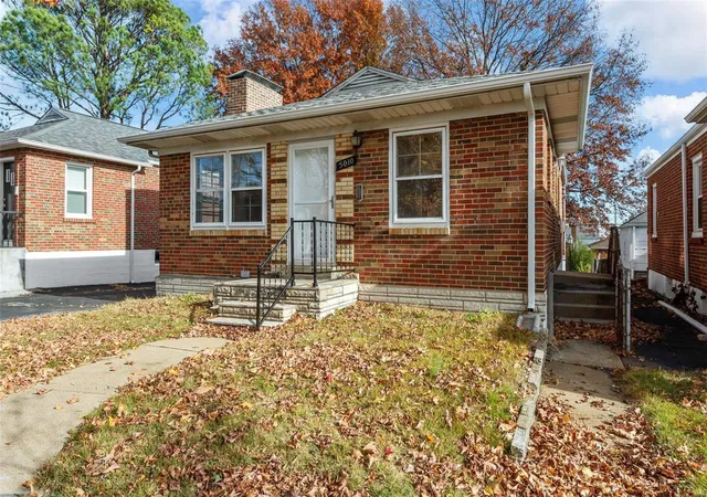 Photo 3 of Single Family Residence at 5010 Glennon Dr, Saint Louis, MO 63119 | MLS# MIS24068899 | | Sold on 2025-05-02