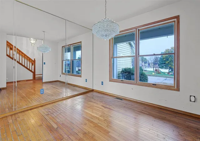 Photo 3 of Single Family Residence at 2709 Storm Lake Dr, Saint Louis, MO 63129 | MLS# MIS24068950 | | Sold on 2025-02-19