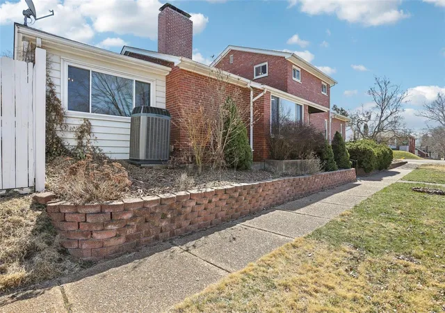 Photo 3 of Single Family Residence at 6659 Pernod Ave, Saint Louis, MO 63139 | MLS# MIS24068975 |  | Sold on 2025-04-21