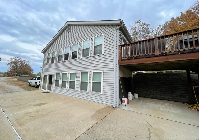 Photo 4 of Single Family Residence at 5892 Rockland Ln, Saint Louis, MO 63129 | MLS# MIS24069004 | | Sold on 2025-02-24