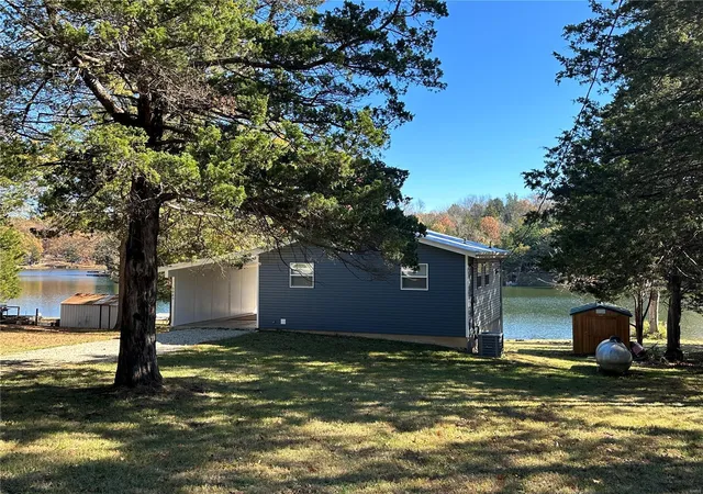 Photo 1 of Single family home for sale at 3985 Lakeshore Dr, New Haven, MO 63068 | MLS# MIS24069085 | Listing updated on 2025-07-29