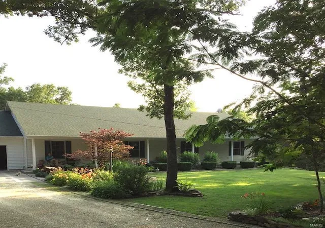 Photo 2 of Single Family Residence at 2096 Hwy V, Owensville, MO 65066 | MLS# MIS24069122 |  | Sold on 2025-01-16