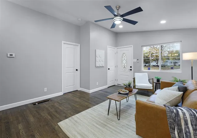 Photo 3 of Single Family Residence at 11205 Saint Shawn Ln, Saint Ann, MO 63074 | MLS# MIS24069273 | | Sold on 2024-12-18