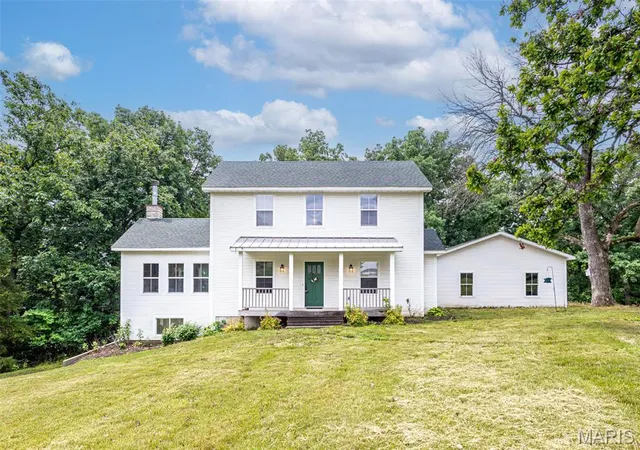 Photo 1 of Single Family Residence at 720 E Breedlove Dr, Sturgeon, MO 65284 | MLS# MIS24069290 |  | Sold on 2026-05-01