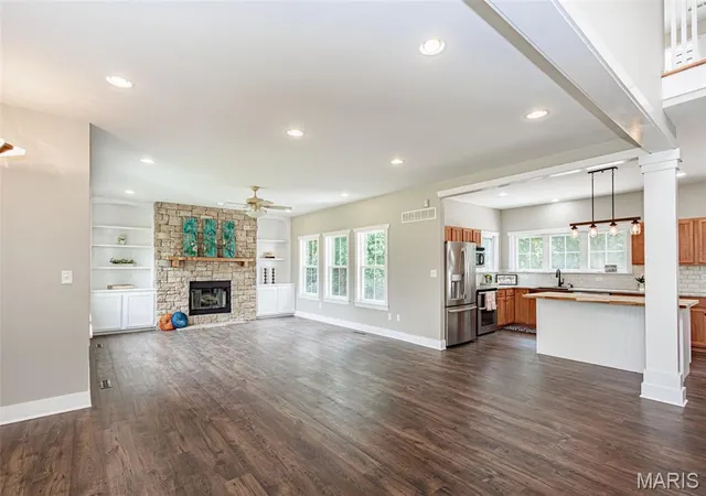 Photo 2 of Single Family Residence at 720 E Breedlove Dr, Sturgeon, MO 65284 | MLS# MIS24069290 |  | Sold on 2026-05-01
