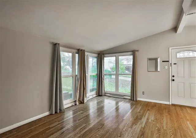 Photo 3 of Single Family Residence at 339 Caroline Ave, Saint Louis, MO 63122 | MLS# MIS24069362 | | Sold on 2025-02-07