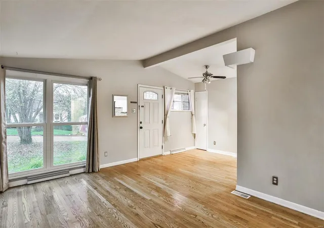 Photo 4 of Single Family Residence at 339 Caroline Ave, Saint Louis, MO 63122 | MLS# MIS24069362 | | Sold on 2025-02-07