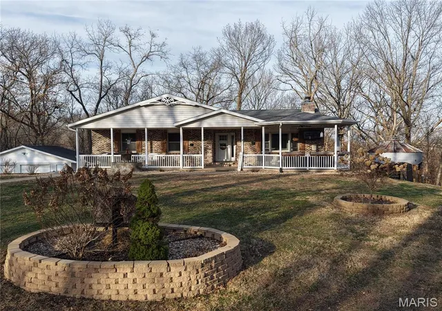 Photo 3 of Single Family Residence at 62812 Brown Estates, Hannibal, MO 63401 | MLS# MIS24069380 | | Sold on 2025-06-09