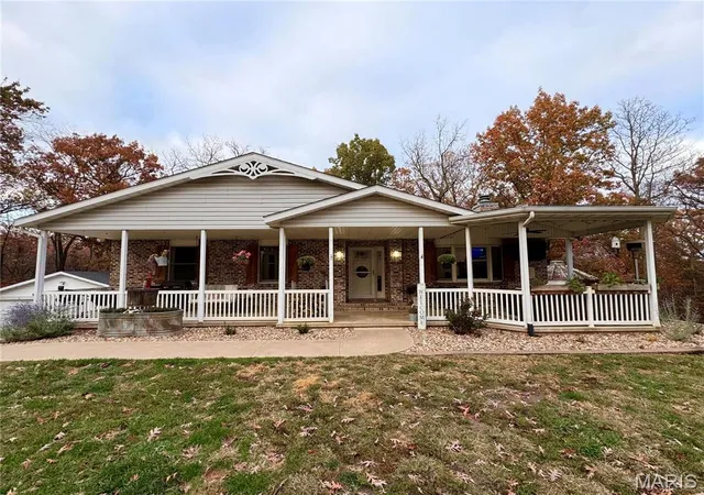 Photo 5 of Single Family Residence at 62812 Brown Estates, Hannibal, MO 63401 | MLS# MIS24069380 | | Sold on 2025-06-09