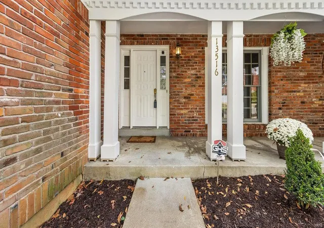 Photo 4 of Single Family Residence at 13516 Bahnfyre Dr, Saint Louis, MO 63128 | MLS# MIS24069467 |  | Sold on 2024-12-30