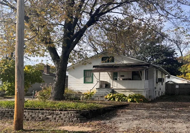 Photo 1 of Single Family Residence at 3223 Calvert Ave, Saint Louis, MO 63114 | MLS# MIS24069531 | | Sold on 2025-03-28