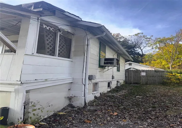 Photo 5 of Single Family Residence at 3223 Calvert Ave, Saint Louis, MO 63114 | MLS# MIS24069531 | | Sold on 2025-03-28