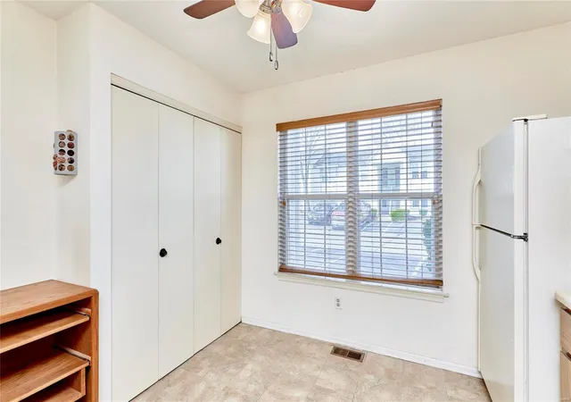 Photo 4 of Condominium at 92 Sugar Bend Ct, Saint Peters, MO 63376 | MLS# MIS24069721 |  | Sold on 2025-01-14