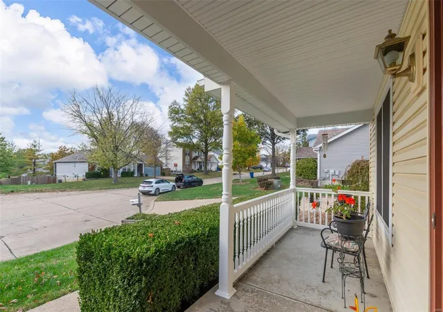 Photo 3 of Single Family Residence at 416 Candlewick Ct, Saint Peters, MO 63376 | MLS# MIS24069784 | | Sold on 2025-01-03