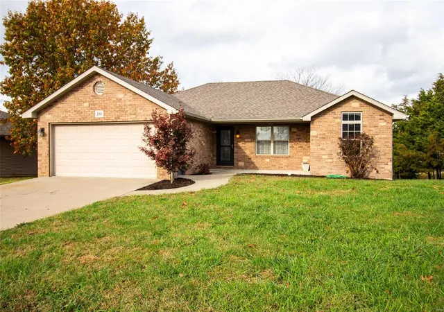 Photo 1 of Single Family Residence at 180 Ellsworth Dr, Holts Summit, MO 65043 | MLS# MIS24069821 | | Sold on 2025-02-18