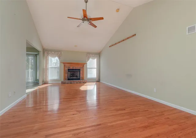 Photo 3 of Villa at 4506 Von Talge Trails Court, Saint Louis, MO 63128 | MLS# MIS24069937 | | Sold on 2025-02-06