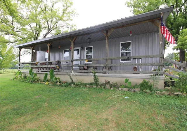 Photo 4 of Farm at 1835 County Road 137, Wasola, MO 65773 | MLS# MIS24070062 | | Sold on 2025-01-09