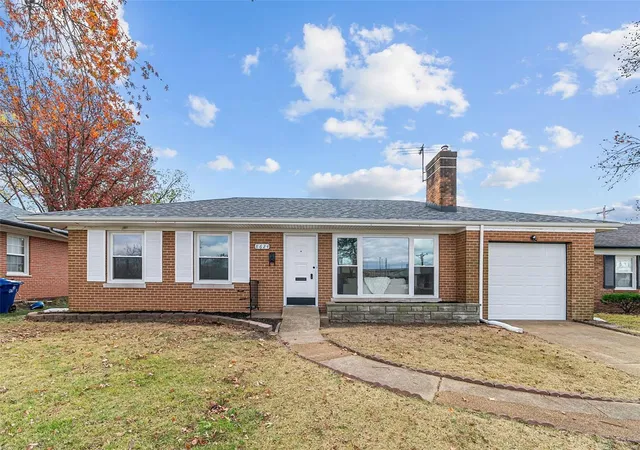 Single Family Residence at 8624 Mayflower Ct, Saint Louis, MO 63132 | MLS# MIS24070082 | | Sold on 2025-02-13