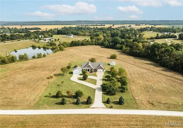 Photo 1 of Single Family Residence at 5310 Tebbetts View Dr, Tebbetts, MO 65080 | MLS# MIS24070092 | | Sold on 2026-01-07