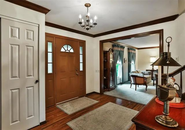 Photo 3 of Single Family Residence at 135 Royal Gate Dr, Saint Louis, MO 63141 | MLS# MIS24070102 |  | Sold on 2025-01-08