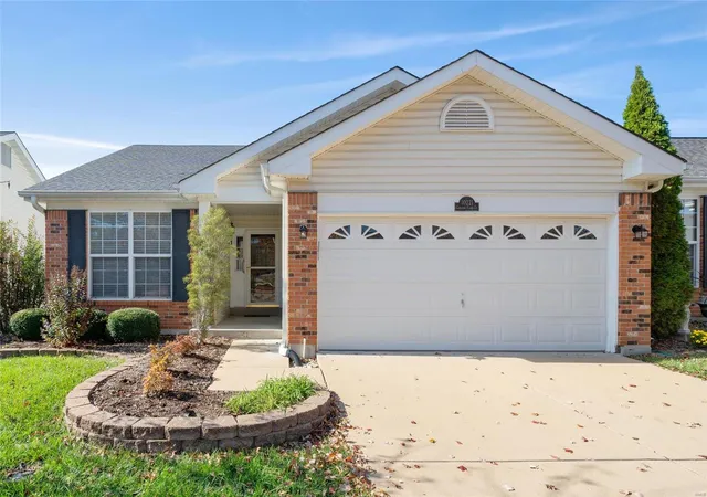 Villa at 10221 Carlton Pl Ct, Saint Louis, MO 63123 | MLS# MIS24070141 | | Sold on 2025-01-08