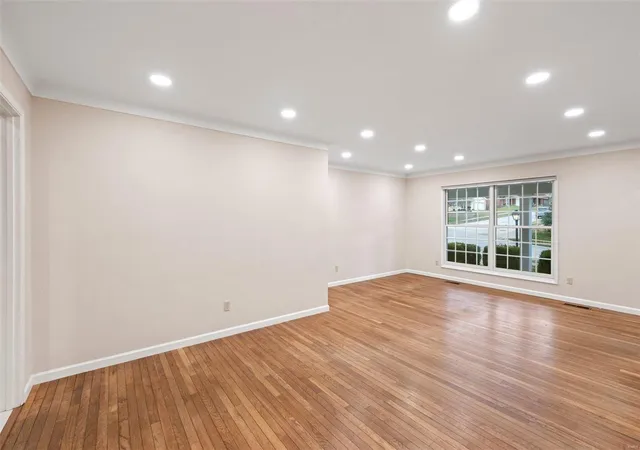 Photo 4 of Single Family Residence at 8833 Forest Heights Dr, Saint Louis, MO 63123 | MLS# MIS24070152 |  | Sold on 2025-01-13