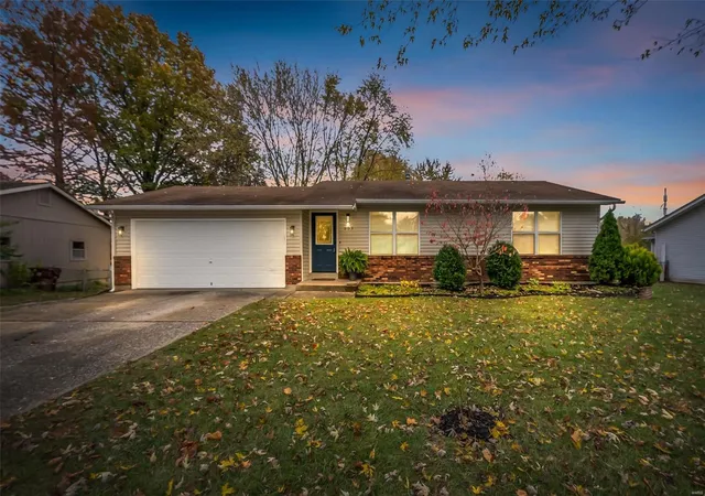 Single Family Residence at 303 Kimberly Ln, Saint Peters, MO 63376 | MLS# MIS24070158 | | Sold on 2024-12-19