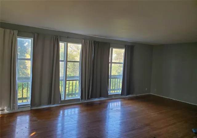 Photo 2 of Single Family Residence at 44 Circle Dr, East Saint Louis, IL 62203 | MLS# MIS24070160 | | Sold on 2025-01-17