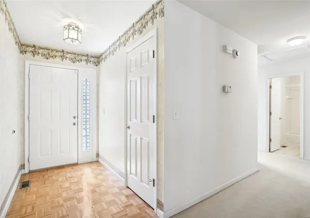 Photo 3 of Single Family Residence at 5403 Hagemann Pointe Dr, Saint Louis, MO 63128 | MLS# MIS24070183 | | Sold on 2024-12-19