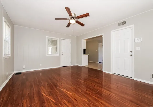 Photo 3 of Single Family Residence at 9356 Ditman Wy, Kansas City, MO 64134 | MLS# MIS24070360 | | Sold on 2025-04-30