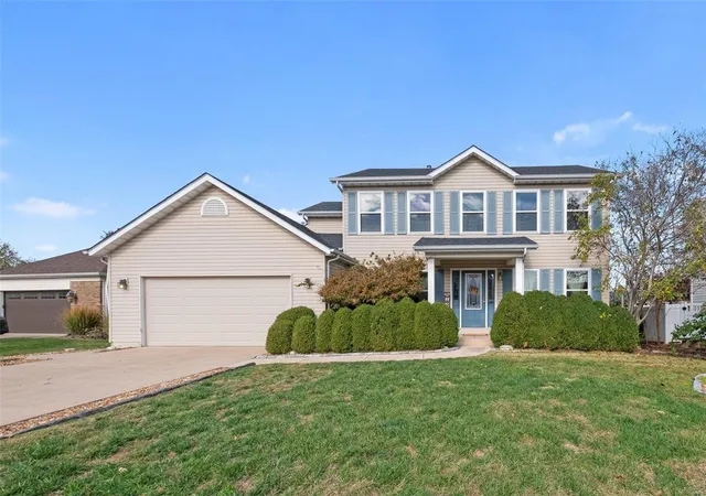 Single Family Residence at 30 Goldtrail Dr, Saint Charles, MO 63301 | MLS# MIS24070413 | | Sold on 2025-01-10