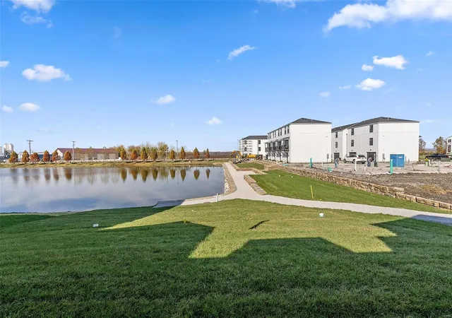 Photo 2 of Single Family Residence at 1040 Kilderkin Wy, Saint Charles, MO 63301 | MLS# MIS24070485 | | Sold on 2025-05-14