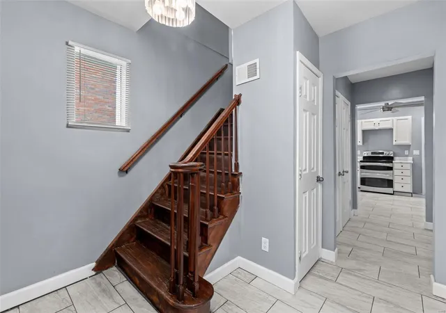 Photo 4 of Single Family Residence at 3500 Manola Ave, Saint Louis, MO 63121 | MLS# MIS24070561 |  | Sold on 2025-04-25