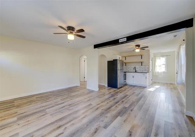 Photo 2 of Single Family Residence at 934 Hawthorn Ave, Saint Charles, MO 63301 | MLS# MIS24070578 | | Sold on 2024-12-19
