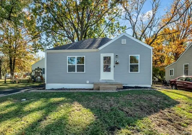 Single Family Residence at 8000 Aline Ave, Saint Louis, MO 63134 | MLS# MIS24070585 | | Sold on 2025-01-08