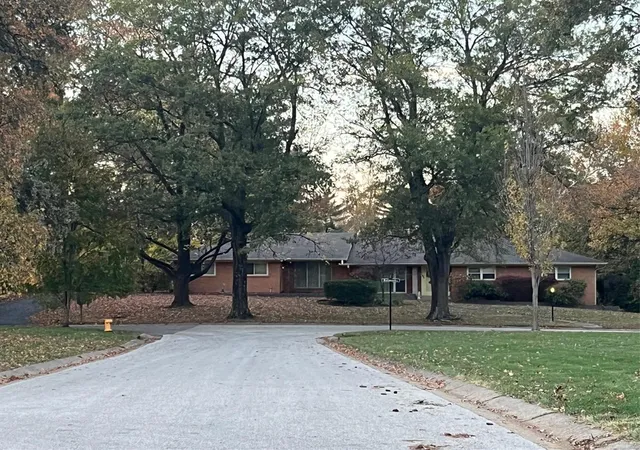 Photo 1 of Single Family Residence at 11627 Fallbrook Dr, Saint Louis, MO 63131 | MLS# MIS24070679 | | Sold on 2024-12-30